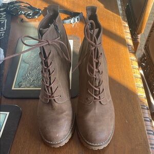 Gorgeous Brown Suede Boots